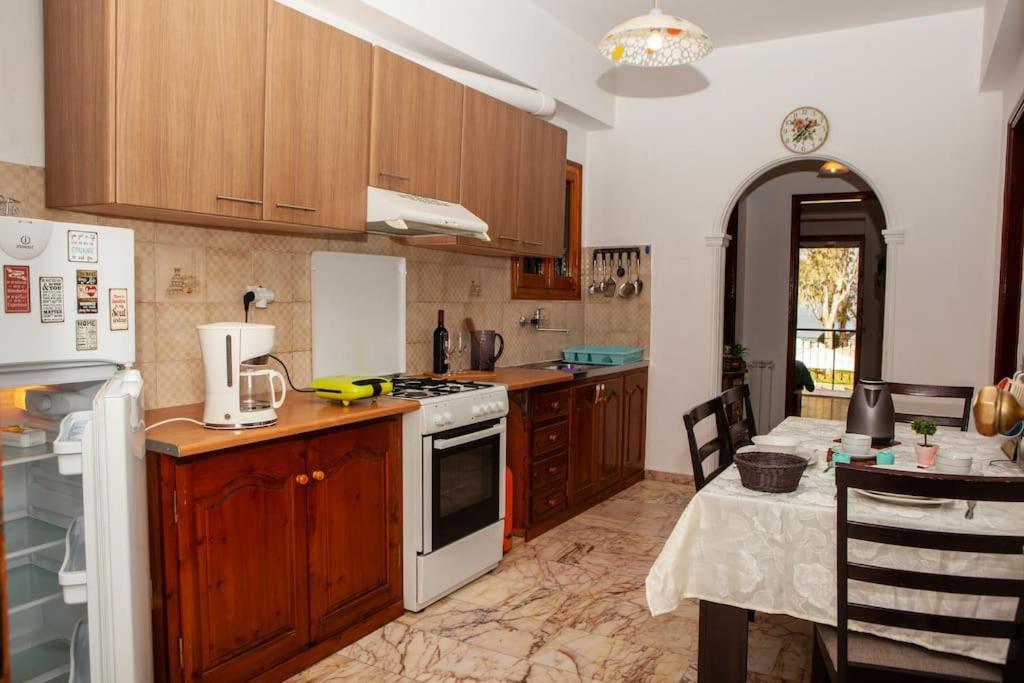 City Center, Sea View Apartment, Amelia! Anemomylos Exterior foto